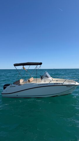 Menut Perfil boat rental without license sitges