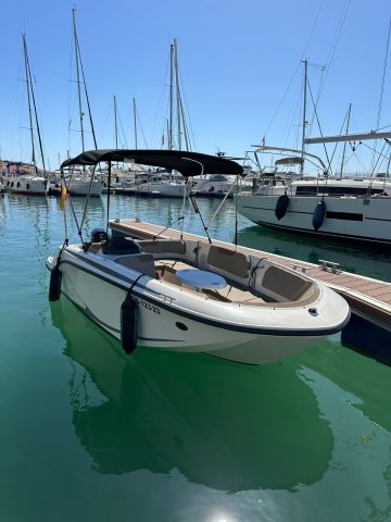alquiler barco sin licencia sitges
