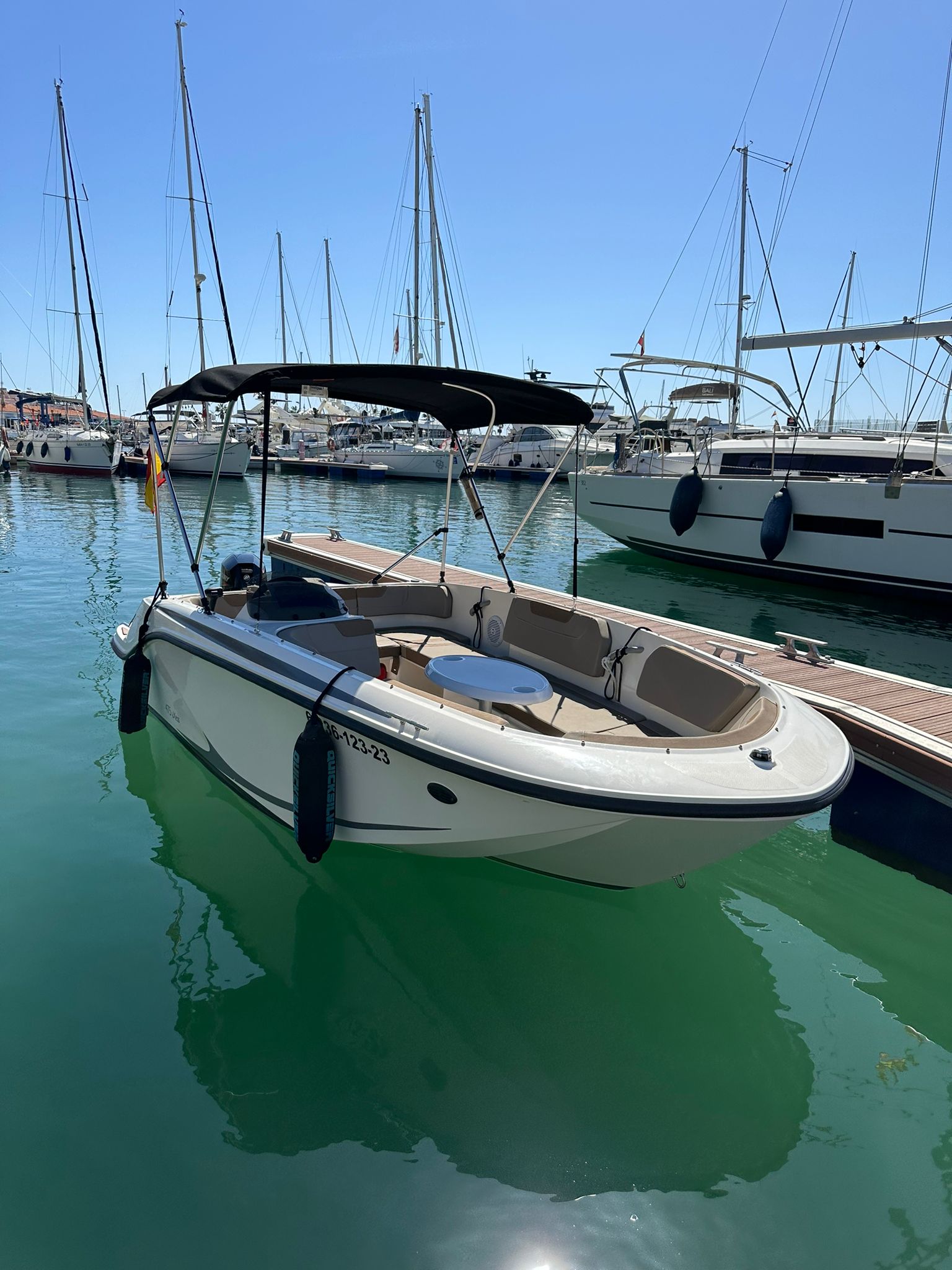 alquiler barco sin licencia sitges