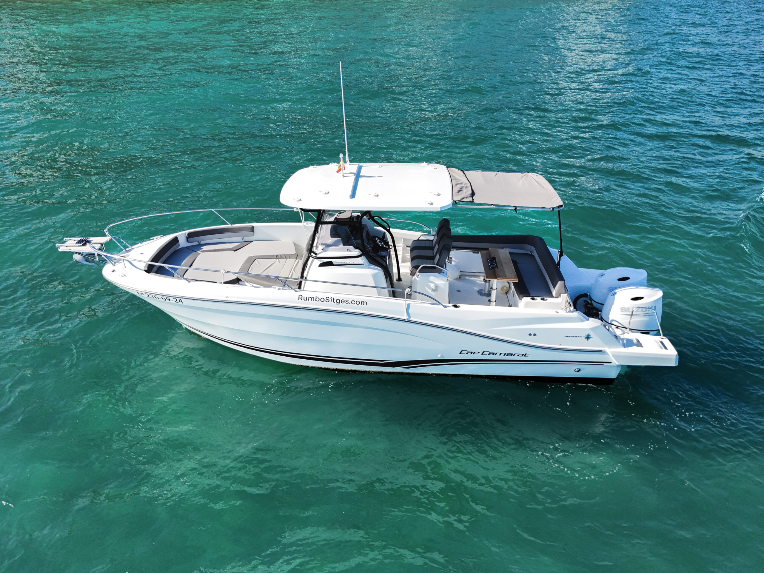 12 DJI 20240617183005 0543 D scaled Enterrement de vie de garçon à Sitges en bateau