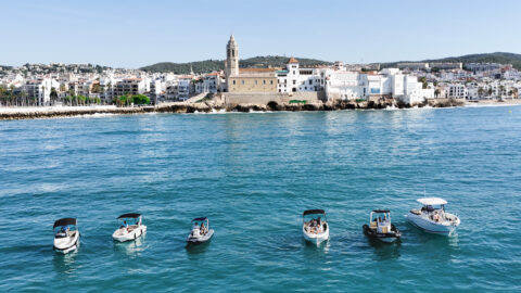 flota barcos rumbo sitges